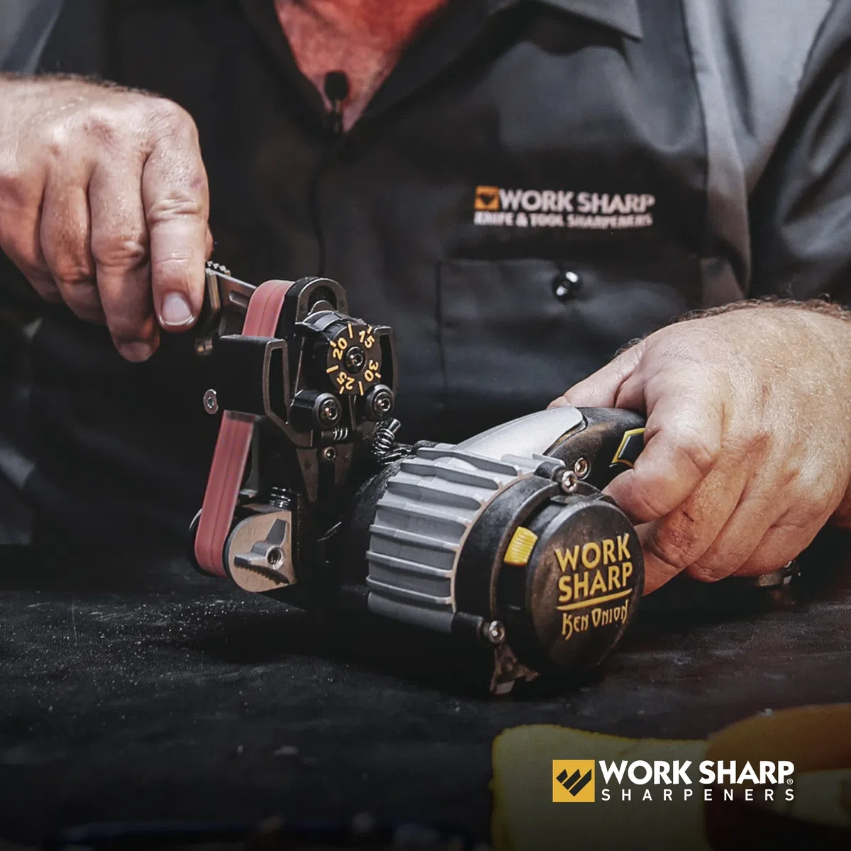 WORK SHARP & Ken Onion Zestaw do Ostrzenia Noży i Akcesoriów – WSSAKO81117 Przystawka do Szlifierki z Zestawem Pasów Ściernych – Zestaw Wymiennych Taśm do Ostrzałki do Noży i Narzędzi