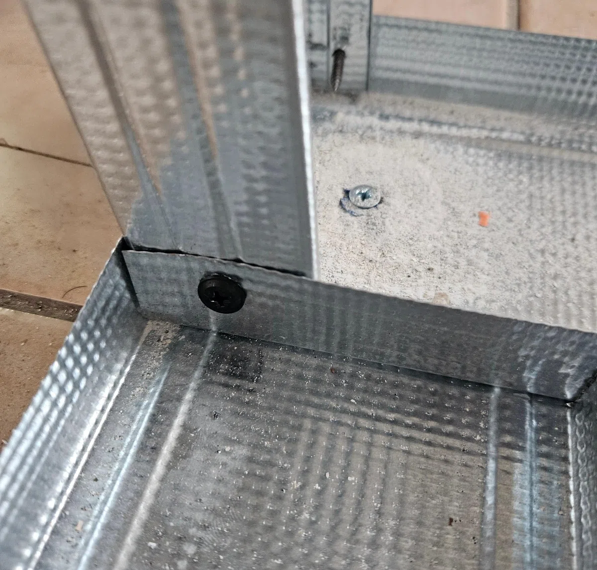MIVOS Wkręty samowiertne fosfatowane czarne – 16 x 4,2 mm – 100 sztuk – śruby montażowe – śruby do płyt gipsowo-kartonowych – wkręty do płyt gipsowo-włóknowych