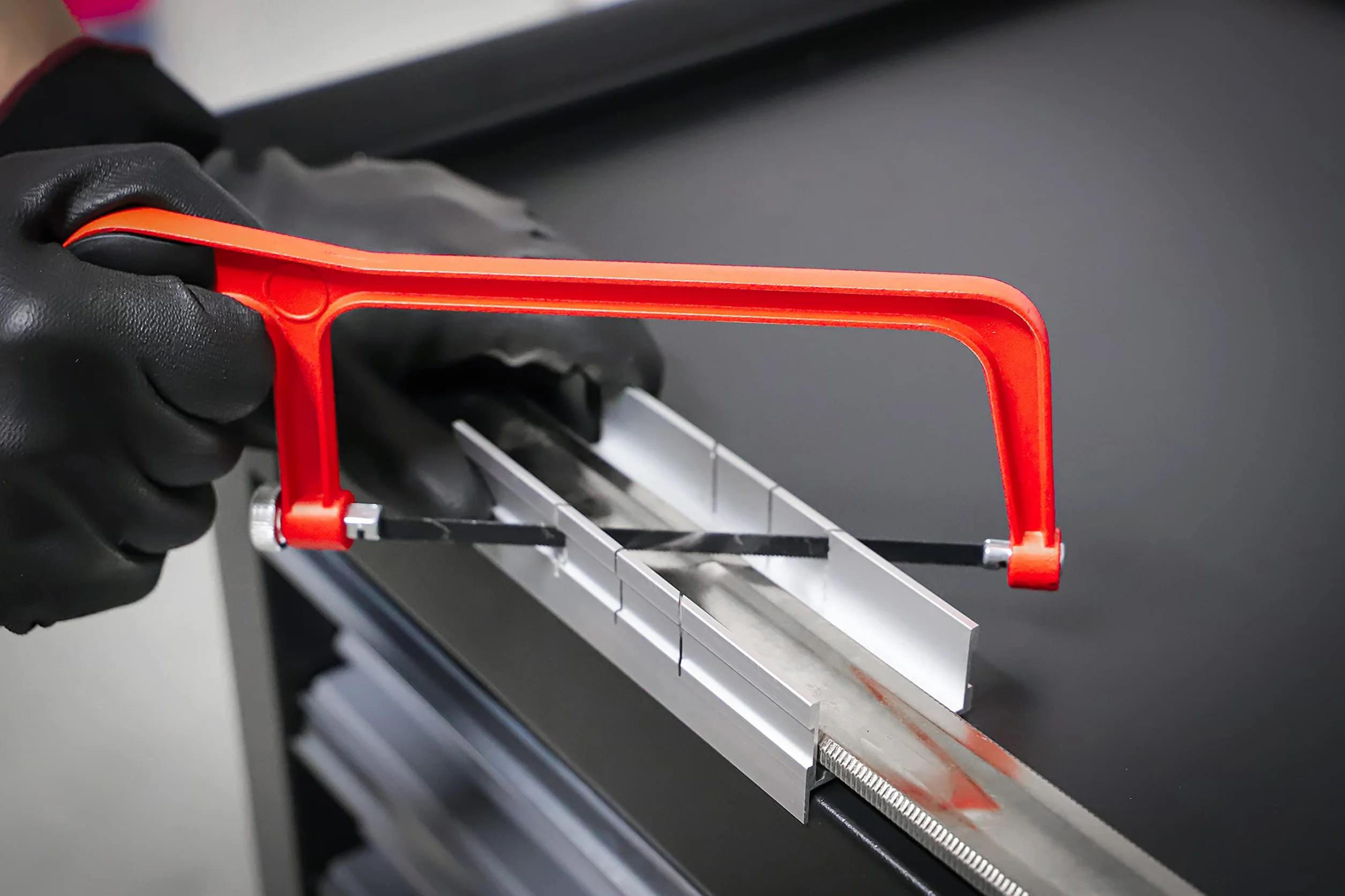 BGS Diy 2082 | Aluminiowa piłka do metalu | ze skrzynką uciosową i brzeszczotem | 150 mm
