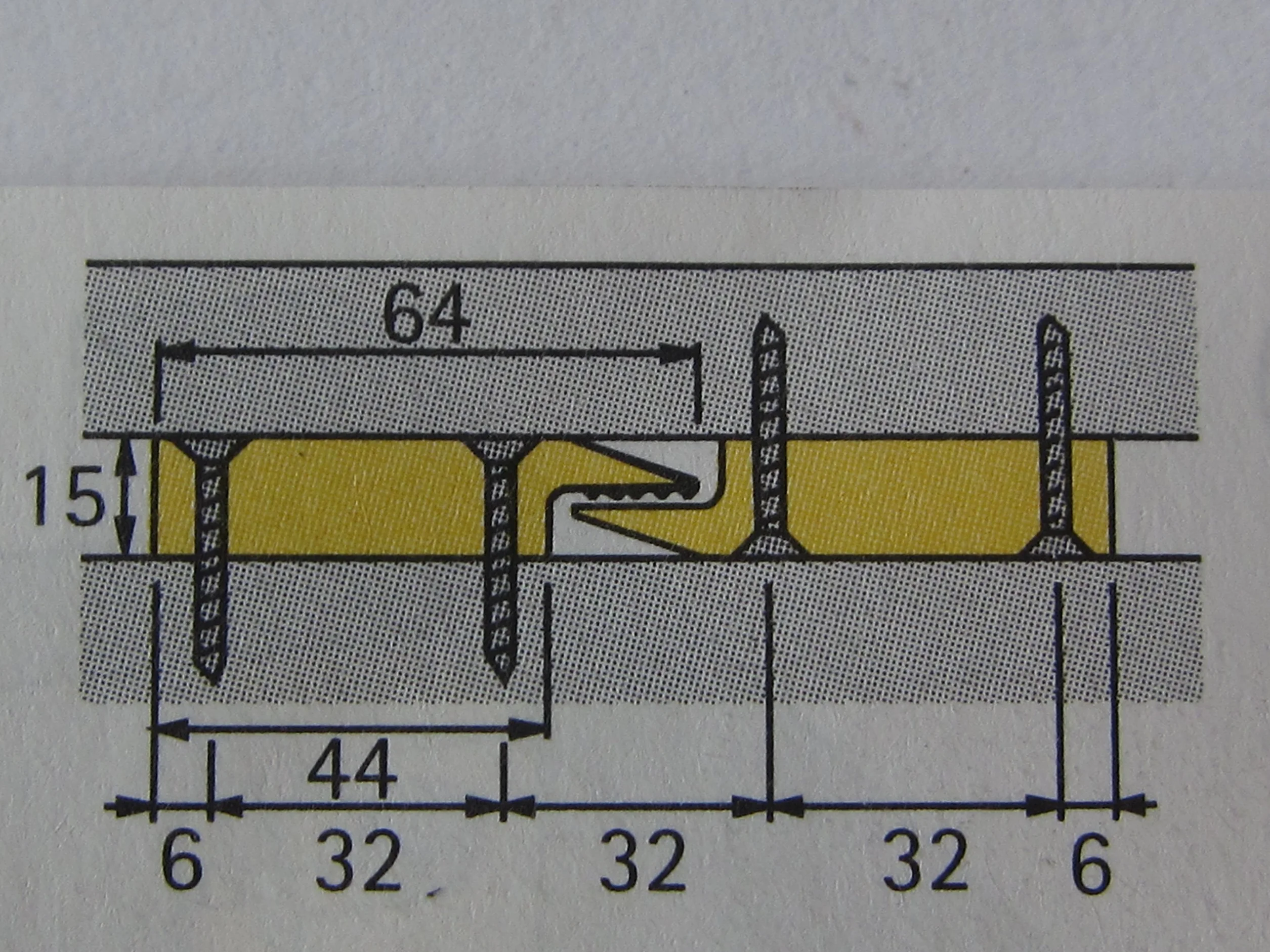 Hettich Okucie do zawieszania MultiClip do przykręcania, 64 x 15 x 15 mm, tworzywo sztuczne czarne, 2 sztuki artykuł 49572