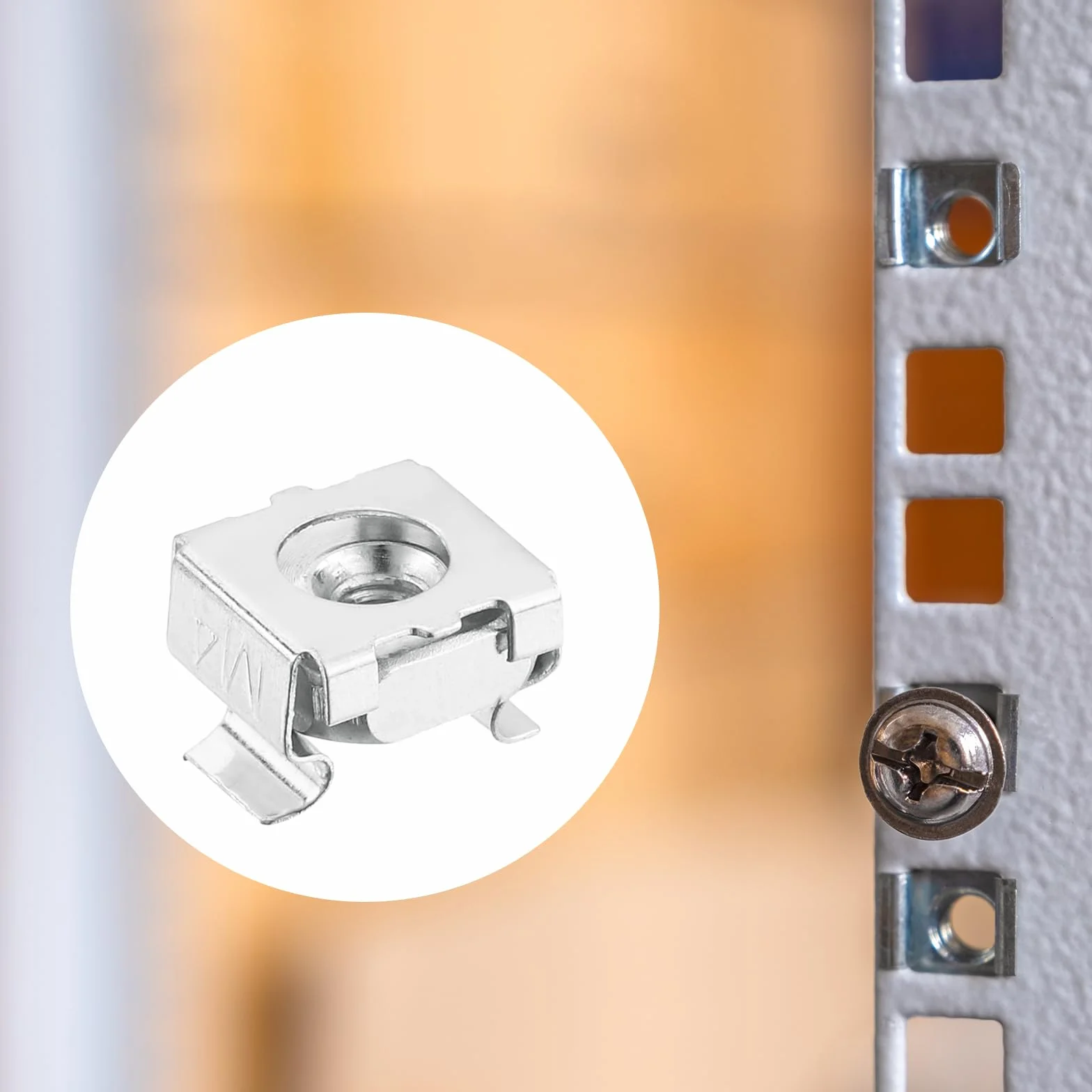 QUARKZMAN Nakrętki klatkowe M4 x 0,7 mm, 50 szt. Nakrętki klatkowe Snap-In ze stali węglowej, ocynkowana nakrętka metryczna do szafy do serwera rack, srebrny