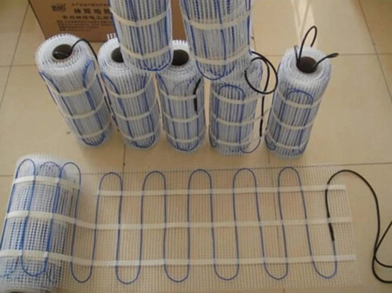 Mata grzewcza podłogowego Mata grzewcza 230 V 200 w na m2 do płytek, ceramiki, porcelany, kamiennych podłóg Kabel PVC itp. Mata podłogowa 200 W/m2-7,0m2