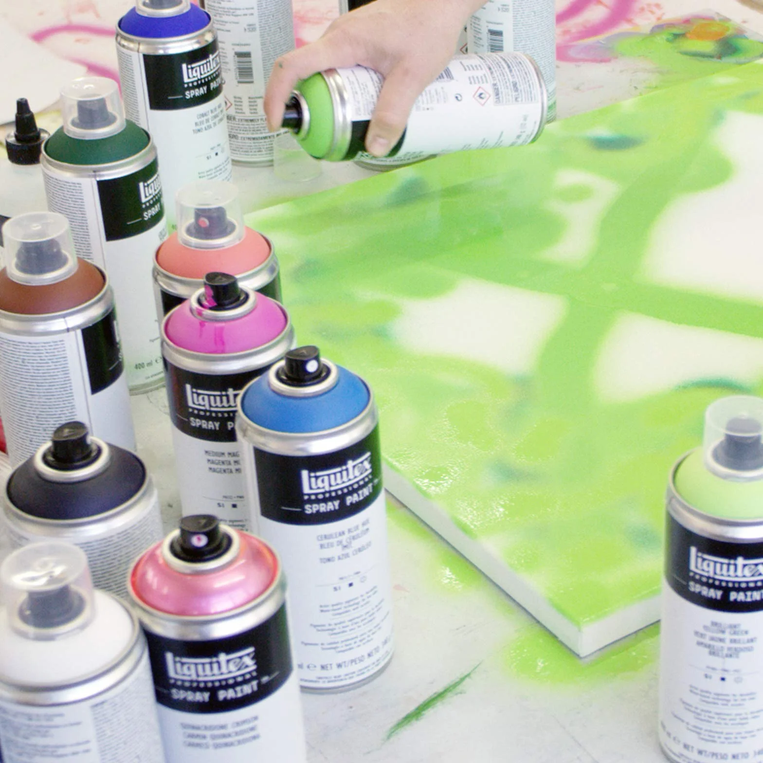 Liquitex Profesjonalna farba w sprayu akrylowa światłoodporna 400 ml Prussian Blue Hue