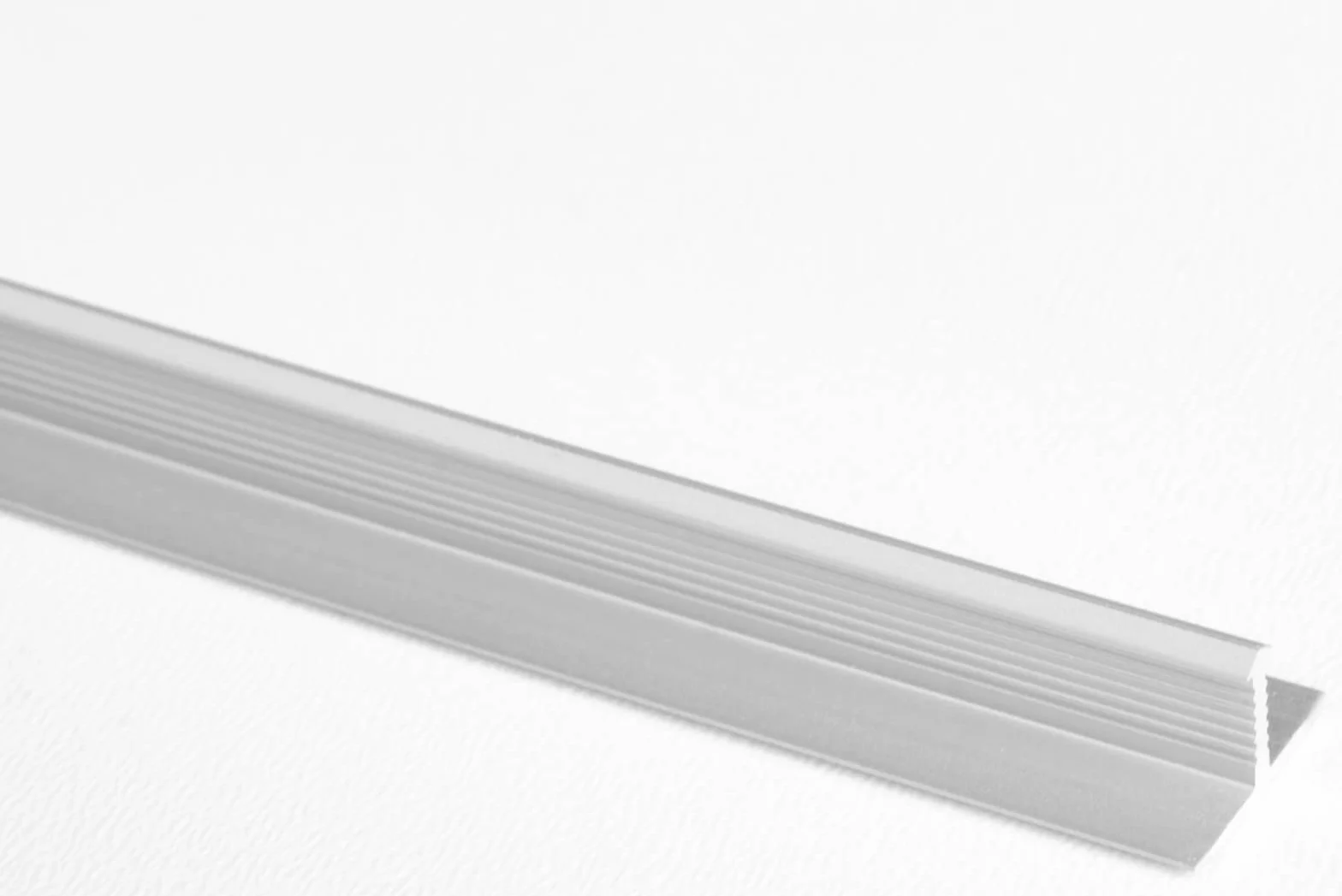 Effector | profil aluminiowy przejściowy T-profil | listwa przejściowa 26 x 9 x 1000 mm | listwa progowa drzwiowa | listwy przypodłogowe SREBRNE anodowane | profil T aluminiowy | listwa przejściowa | 1 szt.