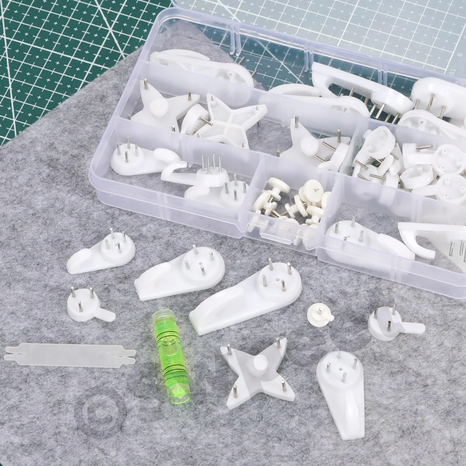 Swpeet Concrete Wall Hooks Kit 52 haczyków do ścian betonowych, haczyki do zawieszania obrazów, wieszaki na ramki na zdjęcia, niewidoczne haczyki do wieszaków, bez uszkodzeń, haczyki ścienne z płyt