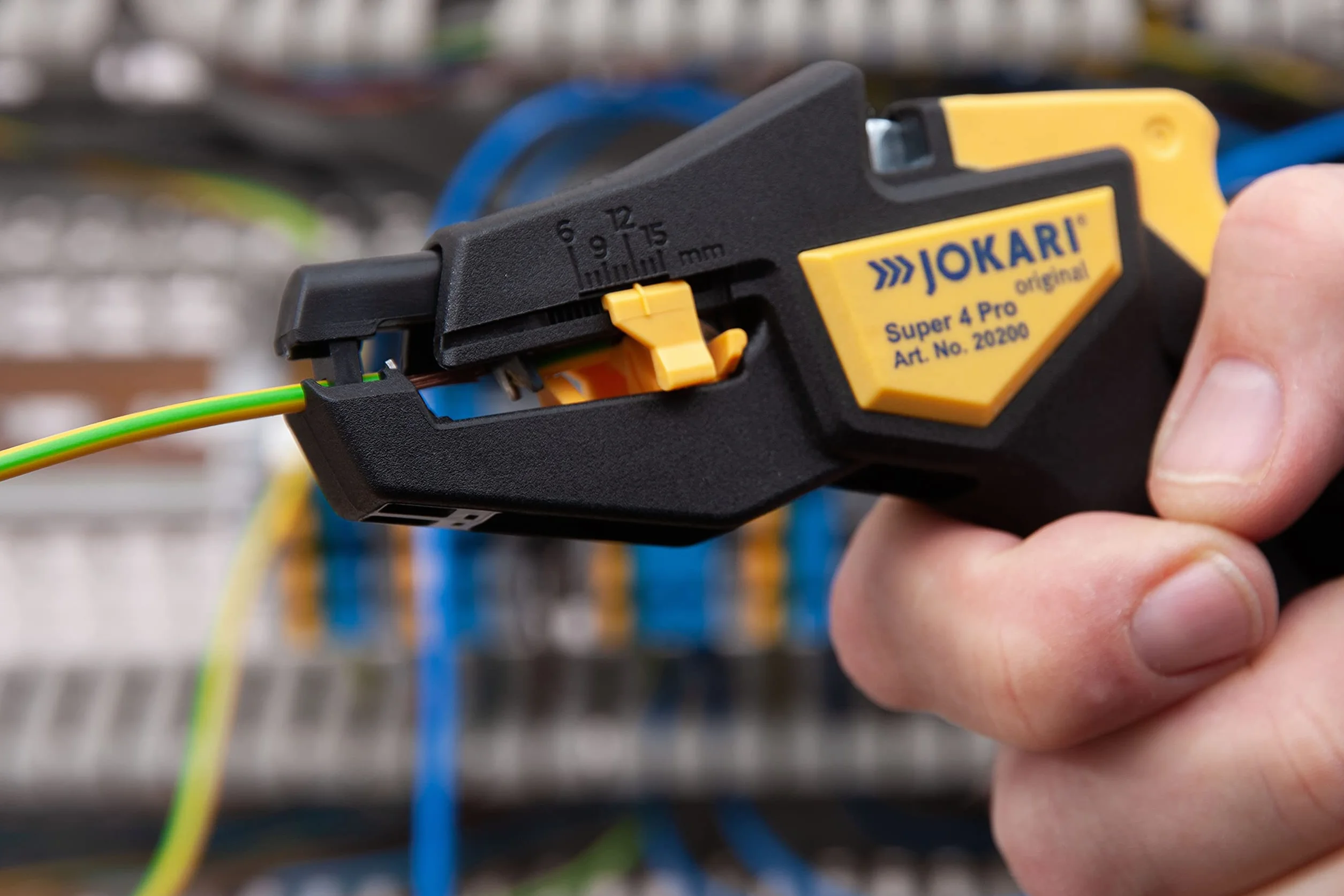 Ściągacz izolacji, szczypce automatyczne do kabli 0,2-6qmm 20200 JOKARI